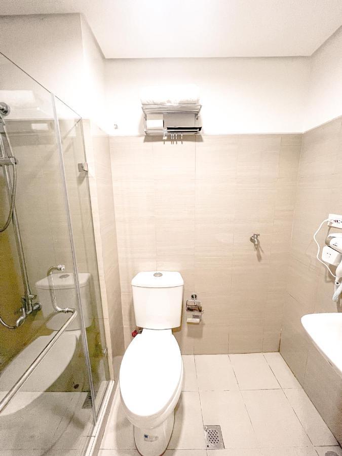 Sabina'S One Bedroom Condo At Shore Tower C Manila Exteriör bild