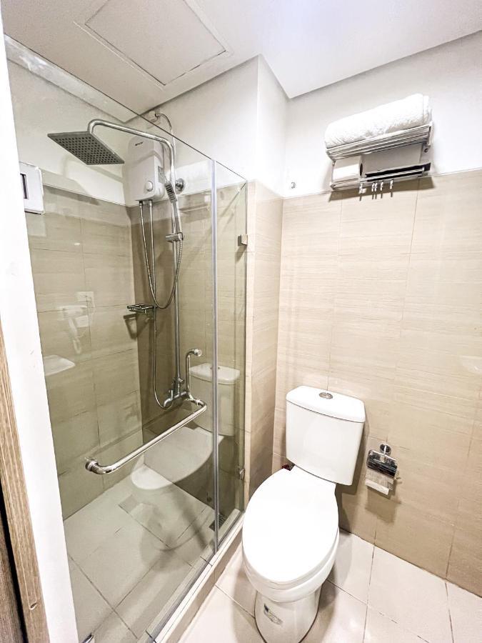 Sabina'S One Bedroom Condo At Shore Tower C Manila Exteriör bild
