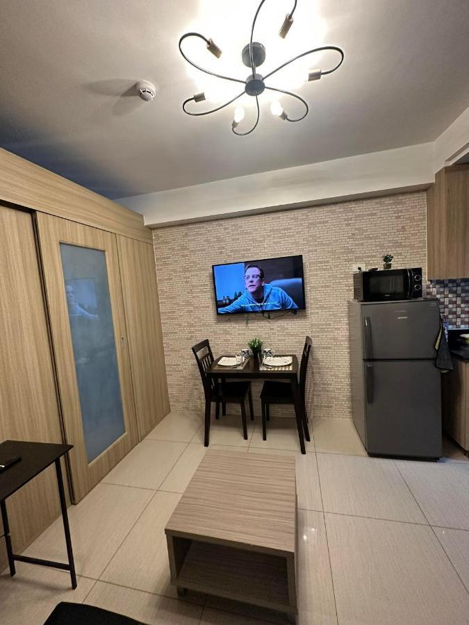 Sabina'S One Bedroom Condo At Shore Tower C Manila Exteriör bild